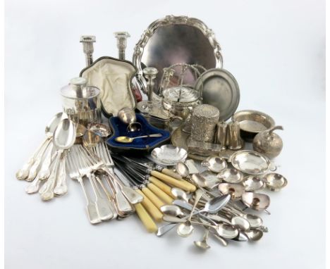 λ A mixed lot, comprising silver items: a toilet bottle, two vesta cases, a snuff box, a wine taster, a mustard pot, a German