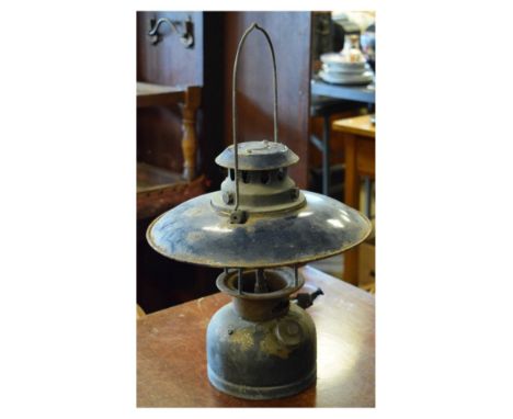 Vintage tilly lamp  