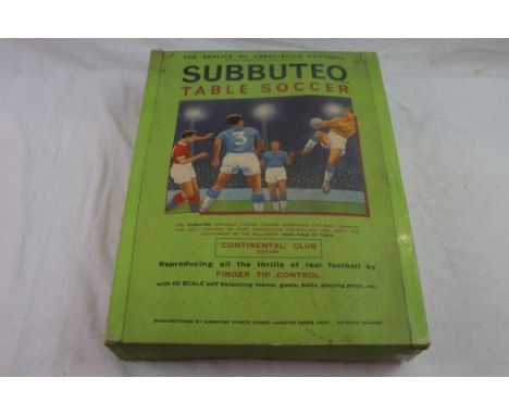 Collection of HW Subbuteo to include 3 boxed teams and Continental Edition starter set
