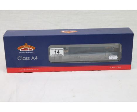 Boxed Bachmann OO gauge 31952B Class A4 4468 Mallard LNER Garter Blue DCC 8 Locomotive