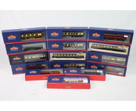 15 Boxed items of Bachmann OO gauge rolling stock 