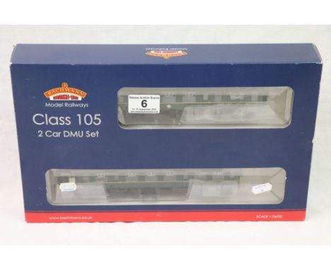 Boxed Bachmann OO gauge 31327 Class 105 Two Car DMU BR Green with half yellow ends 8 DCC set