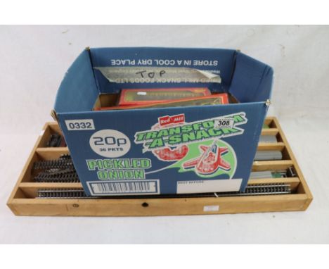 Collection of OO gauge model railway to include boxed Triang Hornby GWR Locomotive and tender (box missing one end flap), 5 x