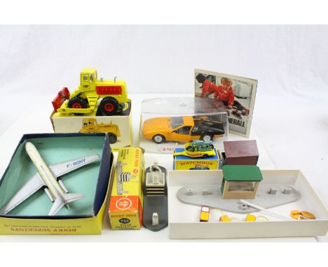 Five boxed diecast models to include Dinky Supertoys 997 Caravelle SE 210 Airliner, Dinky 976 Michigan 180-111 Tractor Dozer,