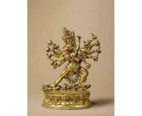 STATUETTE DE HEVAJRA EN ALLIAGE DE CUIVRE DORÉTIBET CENTRAL, XVE/XVIE SIÈCLEHimalayan Art Resources item no. 1822 23.8 cm (9 