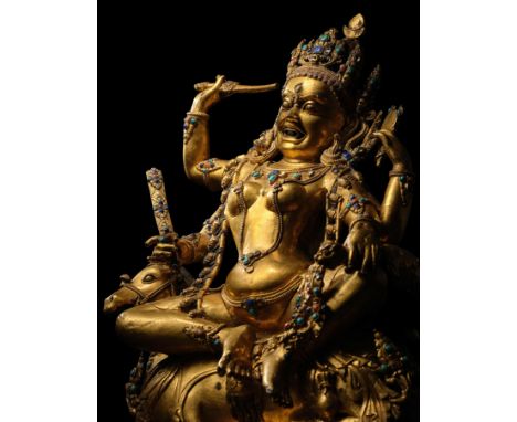 STATUETTE DE SHRI DEVI EN ALLIAGE DE CUIVRE DORÉPAR 'SOGYAL', PROBABLEMENT SONAM GYALTSEN (A. XVE SIÈCLE),TIBET CENTRAL, MONA