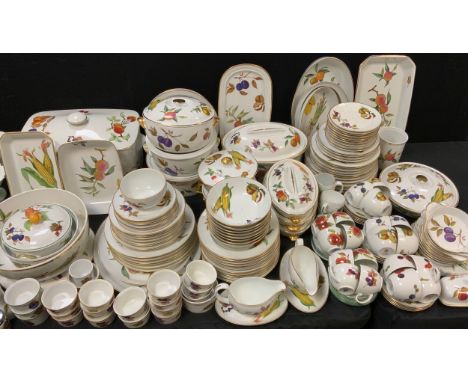 Royal Worcester Oven To Table Ware - pie dish, 3 open serving dishes, souflee dishes, round pie dishes, bowls, soup dishes, f
