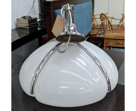 ATTRIBUTED TO GUZZINI QUADRIFOGLIO PENDANT LIGHT, 57cm drop approx, vintage 1970s Italian. 