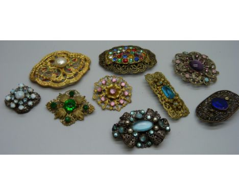 Nine vintage filigree brooches 