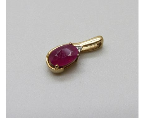 A 9ct gold and ruby pendant, 0.5g
