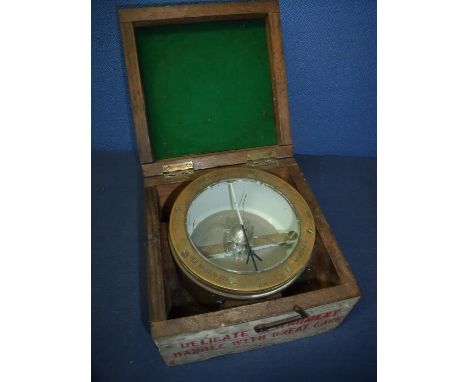 Wooden cased brass mounted Bombsite "D" with crowned Air Ministry stamp No 8742 K, REF No 6E/0.276 