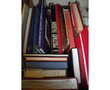 Box containing a quantity of hardback military uniform related books including some published by DP&amp;G Military Publishers