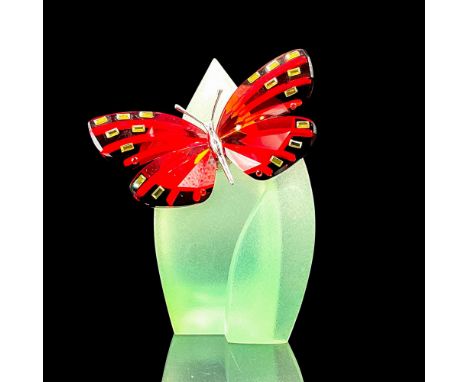 A light Siam butterfly object which was part of the Exotic Butterflies This Paradise butterfly is made of Light Siam crystal.