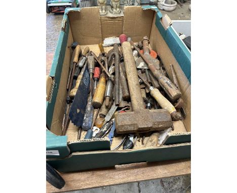 Mixed lot of shed clearance items to include hammers, screwdrivers, tools etc