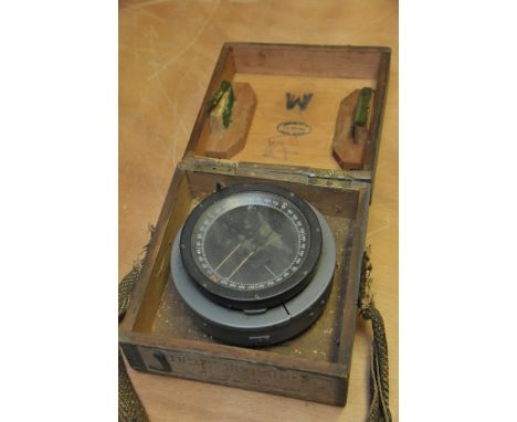 A 1940s RAF World War II P8 Magnetic compass AM 6A/1672 in wooden carrying case containing Admiralty stamps c.1942. 