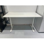 63" X 31.5" MANUAL SIT/STAND DESK