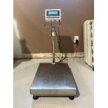 PLATFORM SCALE WITH OPTIMA OP-900B DIGITAL WEIGHT READOUT
