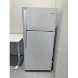 FRIGIDAIRE FFTR1814TWL TOP FREEZER REFRIGERATOR