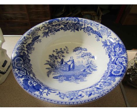 A modern Spode Blue Room large blue and white bowl, 26cm diameter, 9cm tall