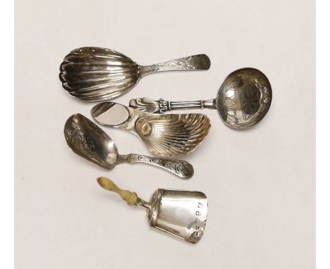 Five assorted 19th century silver caddy spoons, including bone handled shovel form, by John Bettridge, Birmingham, 1826, 68mm