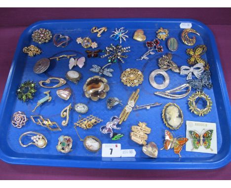 Vintage and Later Brooches, including cameo style, floral sprays, bar brooches, etc :- One Tray 