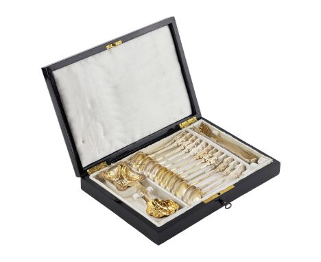 A wonderful gift set for tea, French silver, for 12 persons, in the original boulle box. Includes 12 teaspoons, sugar tongs, 