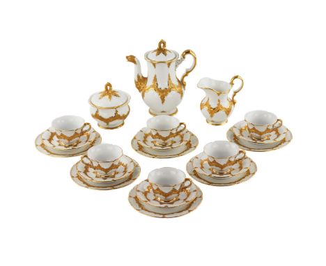 Luxurious mocha service for 6 persons, consisting of 15 items. Includes: Mocha pot, milk jug, sugar bowl, 6 mocha cups and sa