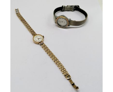 Ladies 9ct gold Seiko quartz wristwatch on integral gold bracelet (total weight 12.9g &amp; has fracture to 1 side of the str