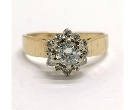 14ct marked ring (with 18ct gold head) diamond (4mm) ring with 12 diamonds surrounding - size K &amp; 2.6g total weight ~ wea