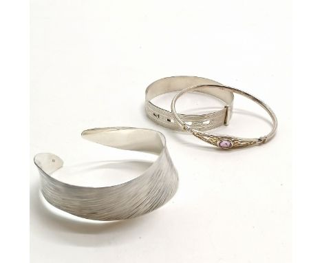 3 x silver bangles - stylised asymmetrical cuff, Charles Horner adjustable &amp; amethyst set bangle - total weight 49g 