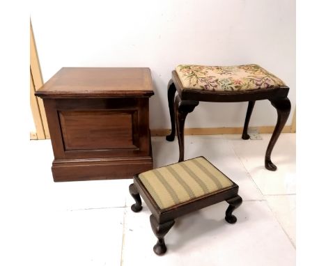 Mahogany commode, with ceramic liner 49 cms in width, 46 cms in height, 43 cms in depth t/w dressing table stool with needlep