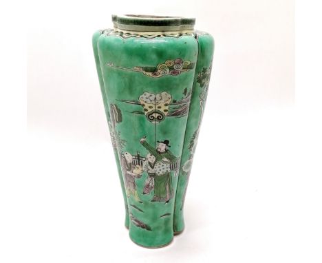 Antique Chinese famille verte unusual 3 lobed shaped vase with 3 panels depicting figures with offerings with triple footed b