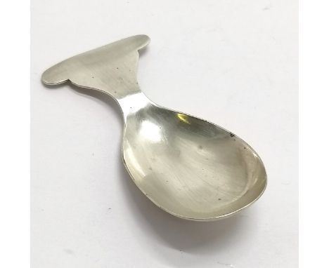 Silver hallmarked plain caddy spoon Sheffield 1913 by WHS 7.5cm long 12g- No obvious damage 