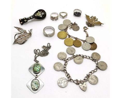 Jewellery to include 4 silver rings inc. teddy bear, 4 stone amethyst, silver bracelet with Irish 3D coins, silver brooch, to