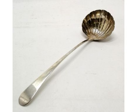 George III silver hallmarked soup ladle London 1786 by George Smith 34cm long 139g - has split and dents to bowl
