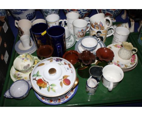 A Royal Worcester "Evesham" casserole dish, assorted decorative cups and saucers and other items of tea wares, etc