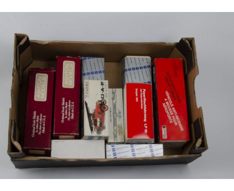 Modern Diecast Fire Engines, boxed vintage and modern vehicles including Ashton Models AH15 1923 Ahrens Fox Syracuse (G) and 