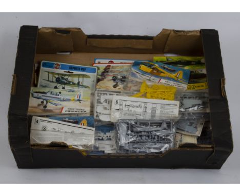 Airfix and Frog Aircraft Kits, a bubble packed/packaged collection of 1:72 scale aircraft including Airfix 01060-5, 10161-5 (