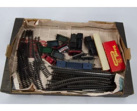 Trix Manyways Buildings and Tri-ang OO Gauge Trains, TTR buildings including wooden engine shed, carriage shed, goods office 