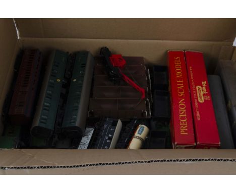 A Mixed Lot of Tri-ang and Other OO Gauge Trains, including 2-BIL Southern electric unit, boxed SR and LMR Restaurant cars, 5