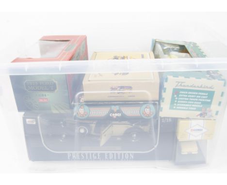 Modern Diecast Vehicles, a collection of vintage private and commercial boxed models including 1:18 scale Anson 30413 1932 Ma