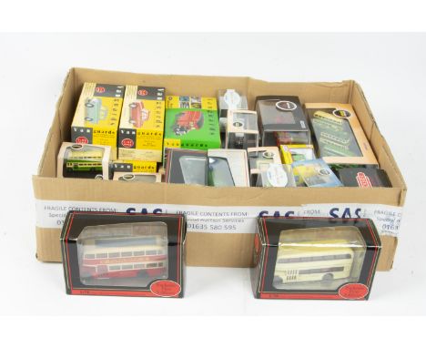 Modern Diecast Vehicles, a boxed/cased collection of vintage private and commercial vehicles, Vanguards by Lledo (5), Exclusi