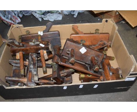 Quantity of assorted woodworking tools