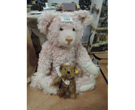 Two modern Steiff bears, British Collectors Bear 1997, having gold button and white tag 654480 (af) and Bear 55 having gold b