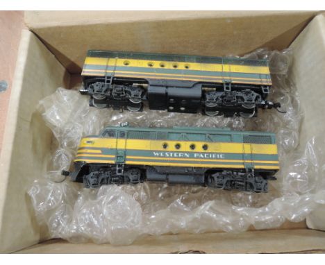 A unnamed HO scale American brass locomotive &amp; tender, Western Pacific, believed to be hand painted by Jeff Hardaker