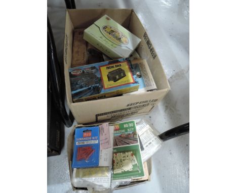 Two boxes of HO scale/00 gauge accessories and locomotives including Bachmann, Peco etc