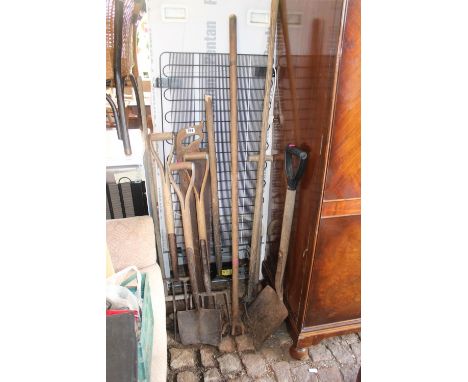 Collection of assorted Garden Tools 