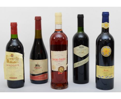 Five assorted bottles of wine comprising 2004 Bailiwick Vintage, 2001 Don Colchagua Merlot, Bordeeau Appellation Bordeaux Con