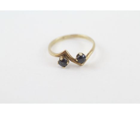 14ct gold vintage two stone sapphire dress ring (1.2g) 