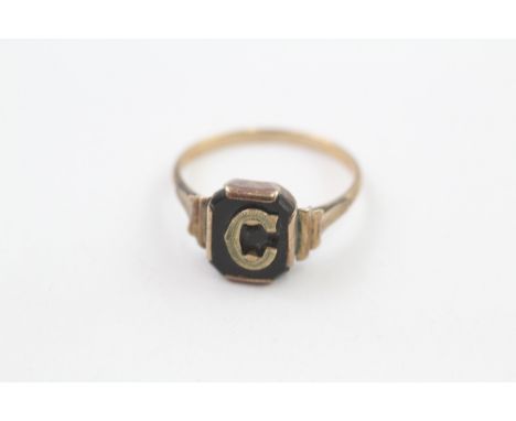 9ct gold vintage black onyx letter 'C' dress ring (2g) 